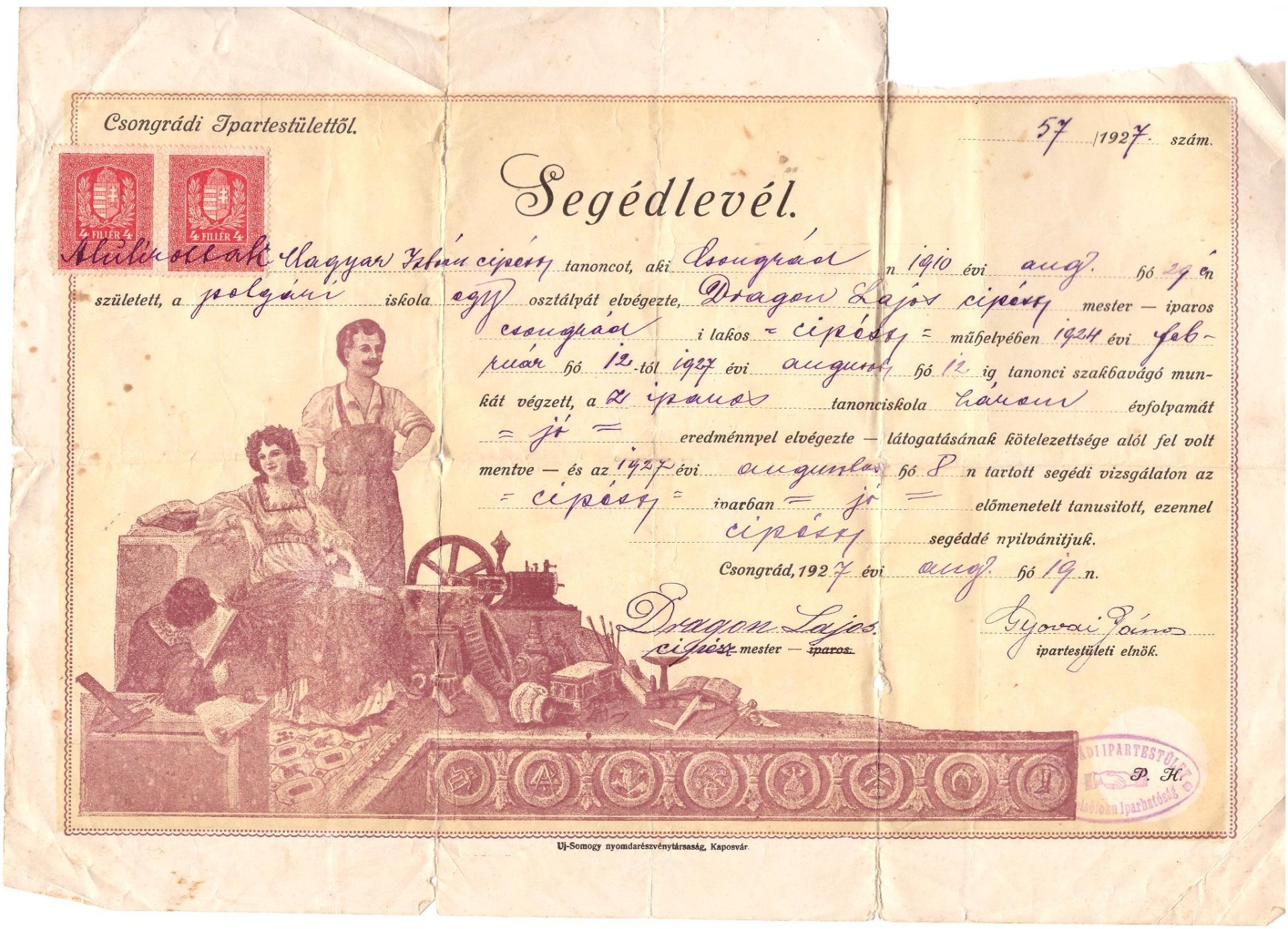 Segédlevél 1927-ből korabeli kurzív folyóírással, hivatalos iratoknál dőlt, kalligrafikus stílusban. A nyomtatott részek (pl. „Segédlevél”, díszítés, alap szöveg) nyomdai, antikva jellegű betűtípussal.